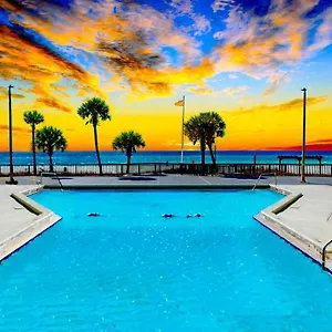 https://newly-renovated-resort-condo-right-on-the-beach.panamacity-beachhotels.com